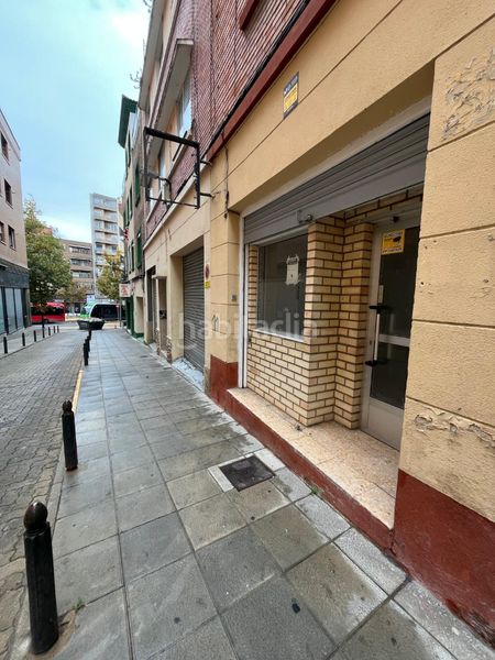 Foto a3083822-527a-4304-9310-ed72010fa121. Local comercial a Torrero Zaragoza