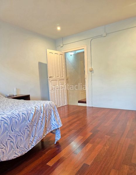 Foto f9571a9e-ec5b-42c7-8901-d4b2320a8f9c. Casa adossada a Pedrola