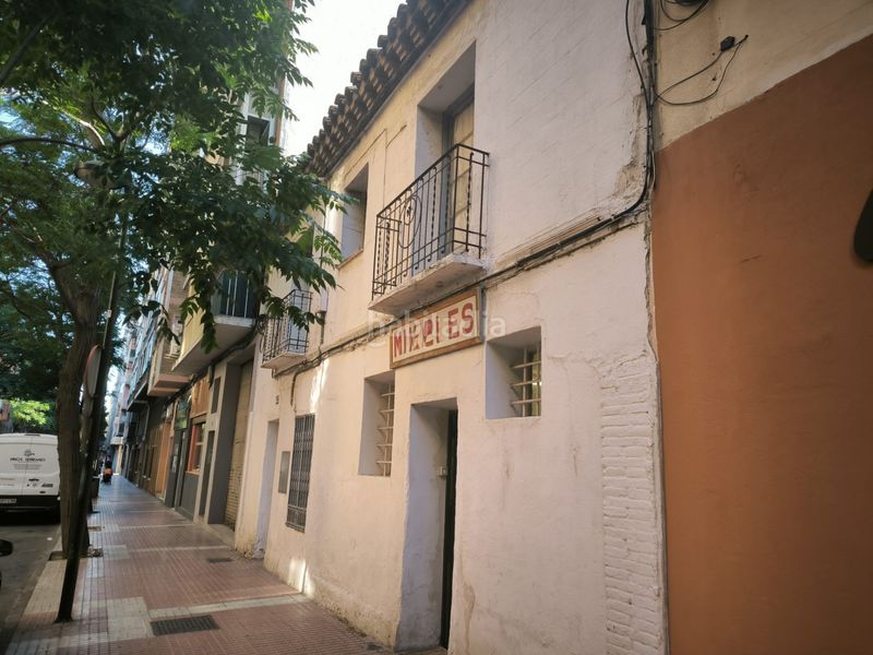 Foto ec0eaca8-0bf4-4d55-9096-b6f4a0dbe075. Casa a paseo de calanda 64 a Las Delicias Zaragoza