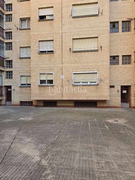 Foto 50bfe131-1025-48fa-9f18-6d7ff466f084. Pis amb calefacció aparcament a Las Delicias Zaragoza