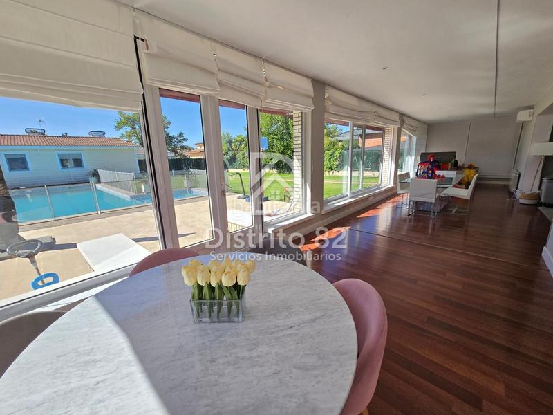 Foto 95d39acb-d59d-47e8-b88a-cb340fd1deca. Rent chalet with heating parking pool in Algete centro Algete