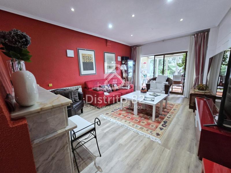 Foto f50560e2-1023-4697-a4b4-a06dd1d8ffba. Casa a schiera con riscaldamento parcheggio piscina in Madrid