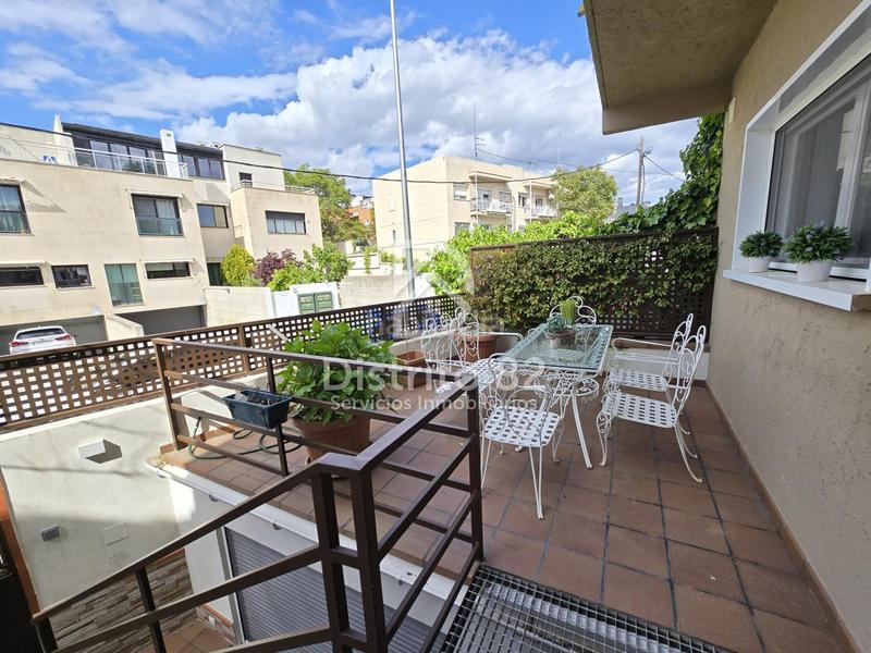 Foto cafdb3a2-2e6b-48d4-be08-2b4f2e183391. Maison jumelée avec chauffage parking piscine dans Peñagrande Madrid