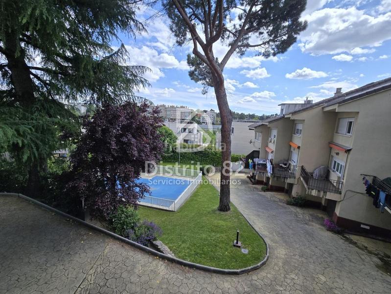 Foto 8e8be502-0977-4ab2-99b5-16f5fa5cd69b. Reihenhaus mit heizung parking pool in Peñagrande Madrid