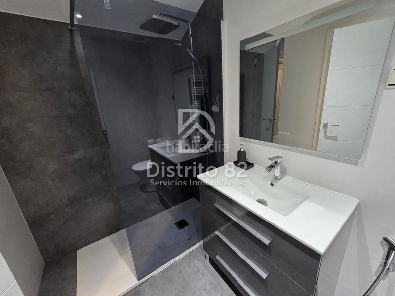 Foto 37201fcf-92ff-4d25-bf85-e18582205301. Semi detached house with heating parking pool in Peñagrande Madrid