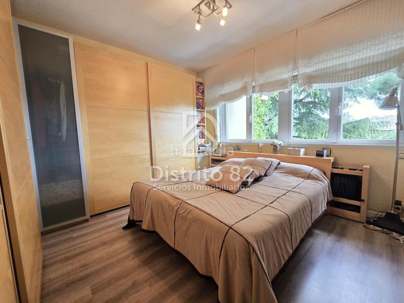 Foto 38d13f8f-3998-4e67-afad-2a0768f76b7c. Semi detached house with heating parking pool in Peñagrande Madrid