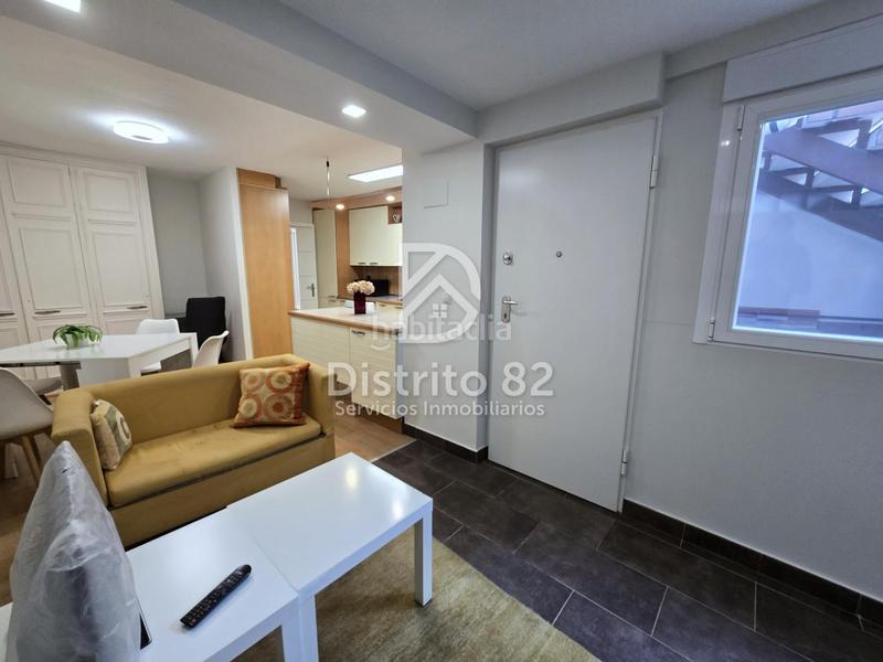 Foto c490f3e4-57de-43af-b5d5-989e36e4efdc. Semi detached house with heating parking pool in Peñagrande Madrid