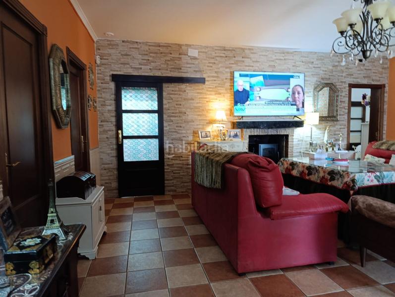 Foto 06073575-5d11-47a2-a51a-a53fa4005945. Chalet increíble chalet en lora del rio totalmente reformado con piscina y olivar en Lora del Río