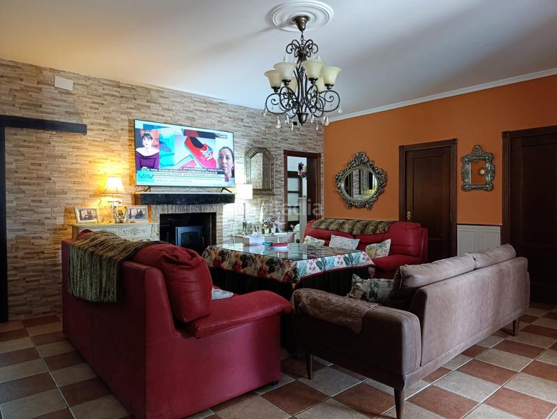 Foto 57eef68e-e56e-4870-996c-5299bfd08829. Chalet increíble chalet en lora del rio totalmente reformado con piscina y olivar en Lora del Río