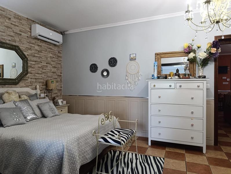 Foto c62e151f-27ff-4d55-b392-fb17dd3a95a4. Chalet increíble chalet en lora del rio totalmente reformado con piscina y olivar en Lora del Río