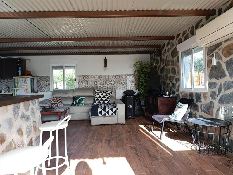 Foto fc4251ab-2444-4fd9-bfaf-4ba1e1446fe9. Chalet increíble chalet en lora del rio totalmente reformado con piscina y olivar en Lora del Río