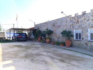 Xalet  Camino zarzaluenga. Increble chalet en lora del rio reformado con piscina y olivar