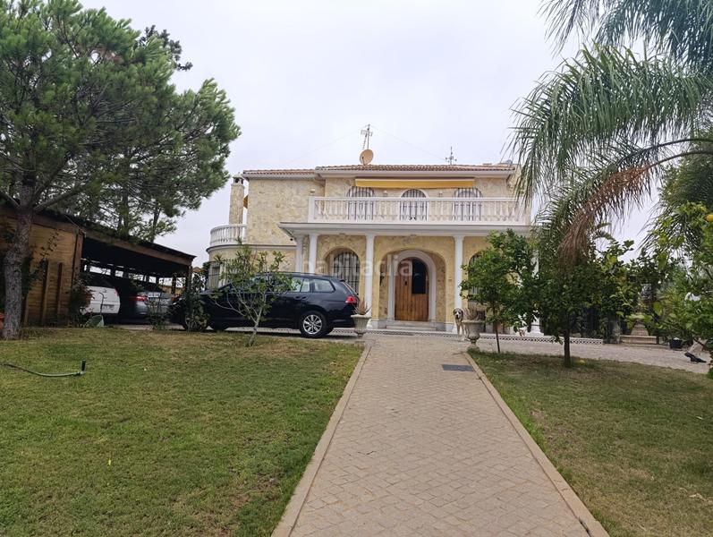 Foto 4596587f-7c3d-4c9f-a2a9-927d7a0d5d15. Chalet  en venta en los pinares !!! en Lepe