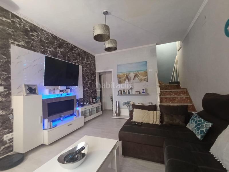 Foto 0335387e-c7e9-4c2b-8674-de200c419fd8. Semi detached house with heating in La Paz Alcalá de Guadaira