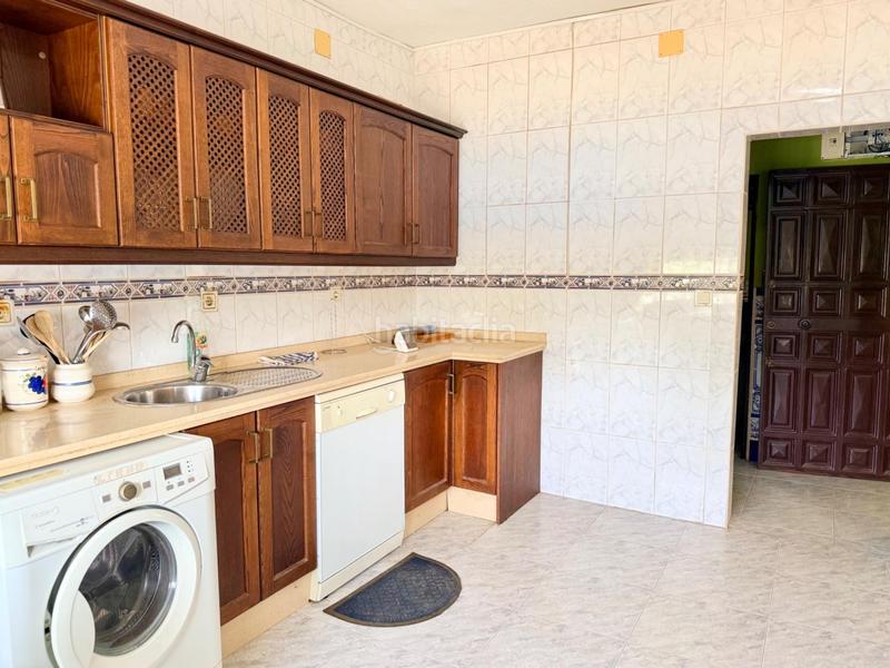 Foto 38a11bdb-c884-4a0d-bdab-3524d64b2b23. Casa chalet con doble vivienda, buhardilla, gran parcela y piscina en urbanización torrepalma en Carmona