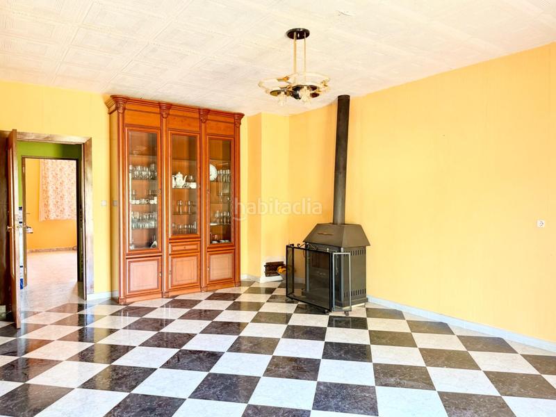Foto a72181d5-91cb-4c0b-bff4-b1e3cb3f6e74. Casa chalet con doble vivienda, buhardilla, gran parcela y piscina en urbanización torrepalma en Carmona