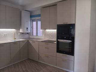 Pis  Calle genaro parlad. Piso reformado a estrenar con 4 habitaciones junto a parque de m