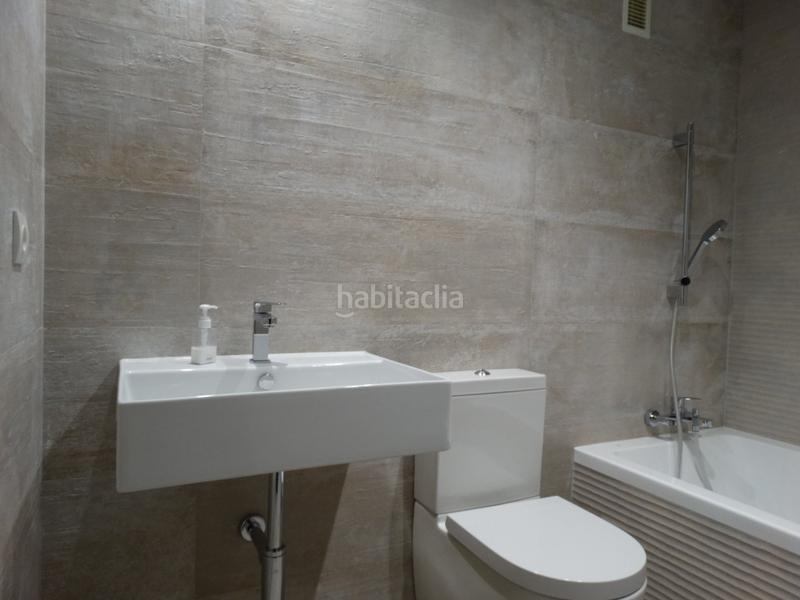 Foto 20a8c665-5072-4240-8e6d-2e9304769639. Àtic amb calefacció aparcament a colores - entreparques Sevilla