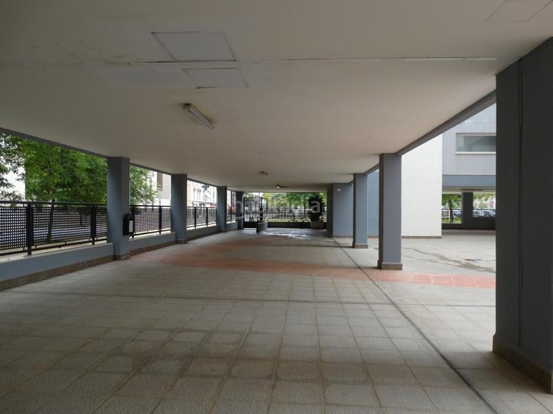 Foto 43fa23b8-f778-4f41-83ec-db20c2fedc77. Àtic amb calefacció aparcament a colores - entreparques Sevilla