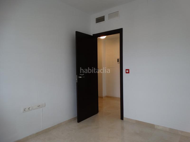 Foto 7c574e5d-e18d-4508-8110-e483fd275667. Àtic amb calefacció aparcament a colores - entreparques Sevilla