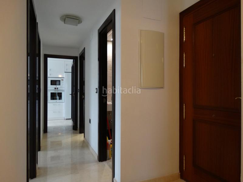 Foto 7ee121a3-3e72-4584-97e5-74289a9f50d1. Àtic amb calefacció aparcament a colores - entreparques Sevilla