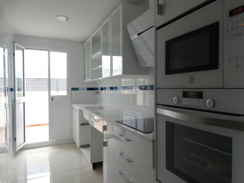 Foto e06b0587-9cb2-4cac-8b83-bebae5638dc4. Àtic amb calefacció aparcament a colores - entreparques Sevilla