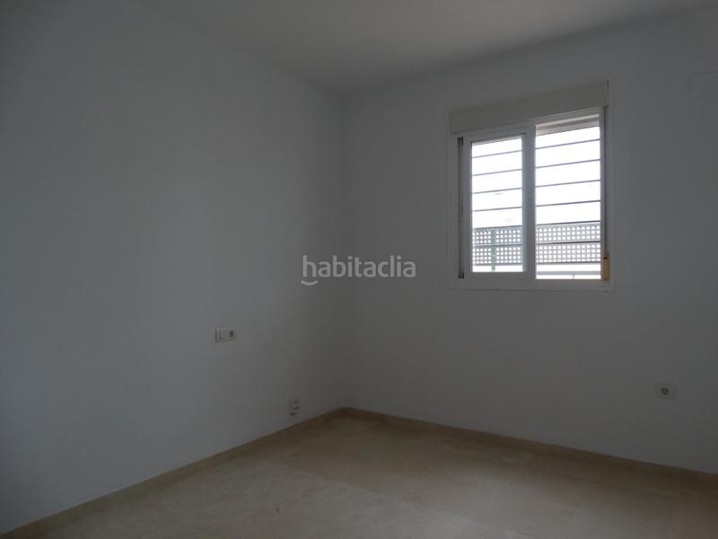 Foto ee4f3aee-5704-40cb-9ff8-ff9588f3e0e9. Àtic amb calefacció aparcament a colores - entreparques Sevilla