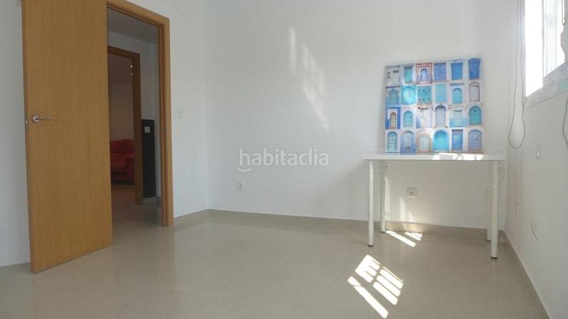 Foto 3ad63fe8-ee9c-4726-8083-240a8a1d8d5d. Flat with heating in La Oliva Sevilla