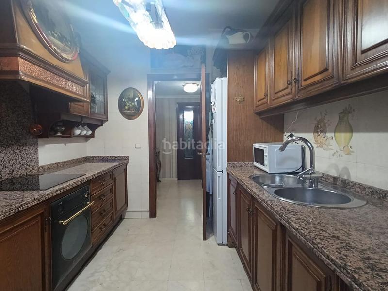 Foto 5d63e1a6-7aff-4693-b2fc-1f7e499ea987. Flat with heating parking in La Buhaira Sevilla