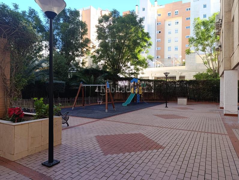 Foto f0a4037d-192e-449e-b800-670463f166cc. Flat with heating parking in La Buhaira Sevilla