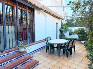Casa adossada  Calle incas. Adosado en venta en  santa clara!!!