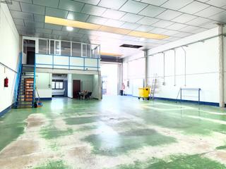 Nau industrial  Calle espaldillas diez. Nave 364 m2 en p.i. espaldillas 380v, aire comprimido y oficinas