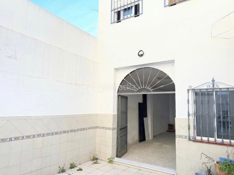 Foto 135a8dd3-6bf2-4262-b308-616a20ff9d12. Casa adossada amb aparcament a Centro - Barriada Mallorca Camas