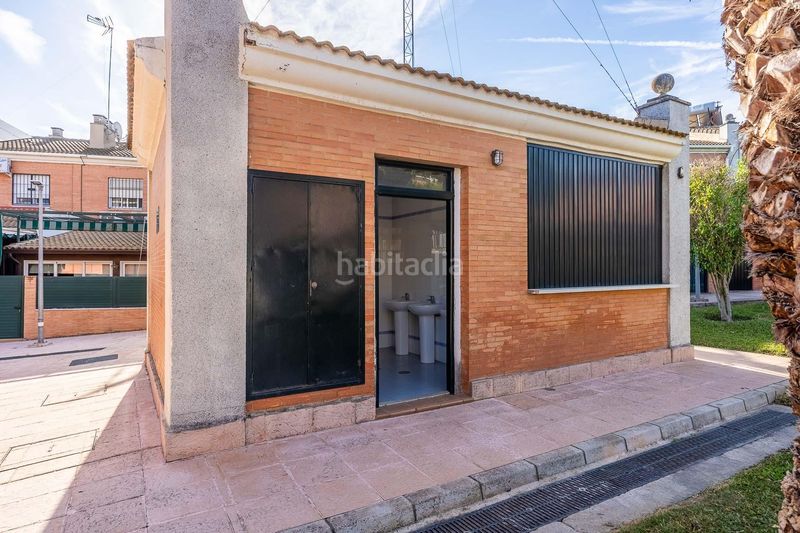 Foto 3af113b7-85a5-4e5d-8b3a-4088b8eb0e88. Casa adossada amb aparcament a Avenida de Europa Montequinto
