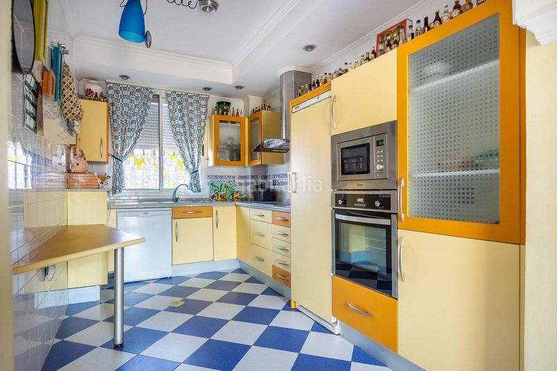 Foto 9a722e82-8e8b-4e1b-bf30-d3d33f46c859. Casa adossada amb aparcament a Avenida de Europa Montequinto