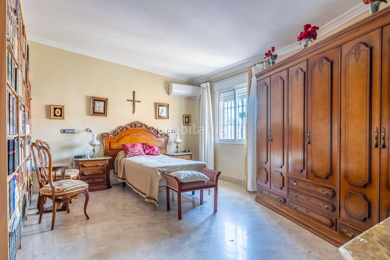 Foto a69e4a72-1a85-4397-bb83-3a1461dd2488. Casa adossada amb aparcament a Avenida de Europa Montequinto