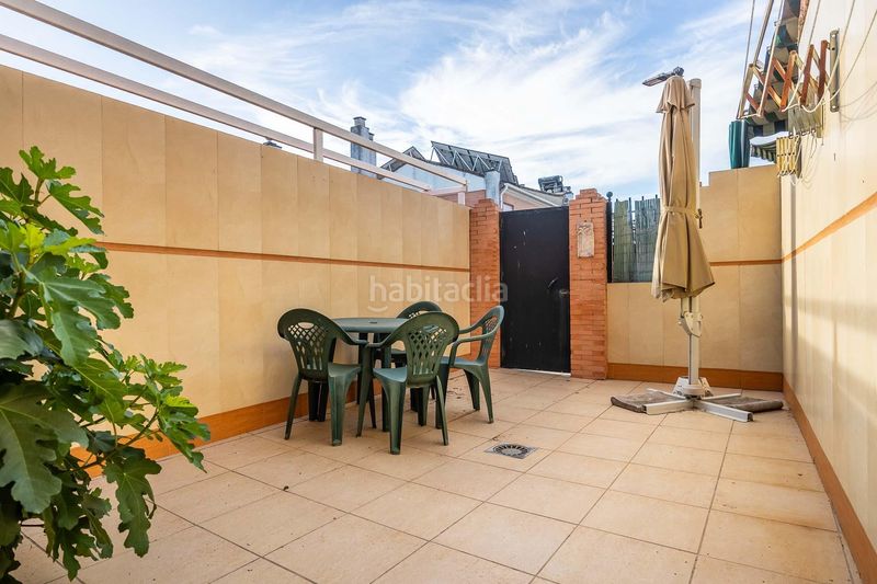 Foto b84ac96d-9bf1-41a7-b0fe-2a8565c59137. Casa adossada amb aparcament a Avenida de Europa Montequinto