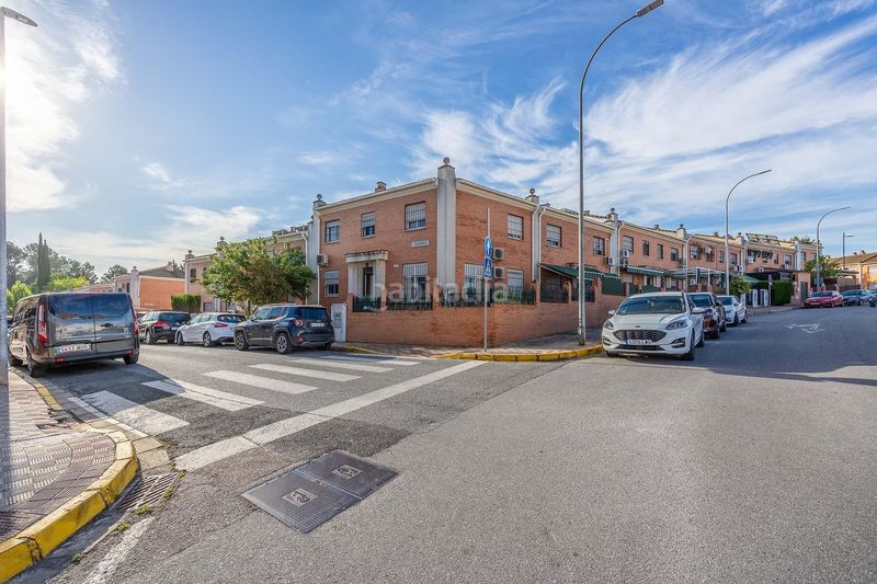 Foto bde307cf-7d34-4e38-8ff1-3cd911fe11bb. Casa adossada amb aparcament a Avenida de Europa Montequinto