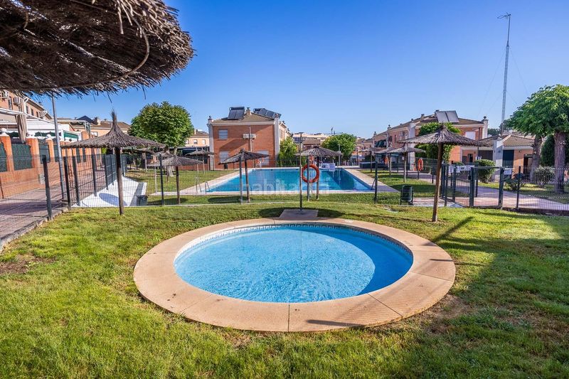 Foto e92722df-6cee-4805-8b16-ca43895b26d0. Casa adossada amb aparcament a Avenida de Europa Montequinto