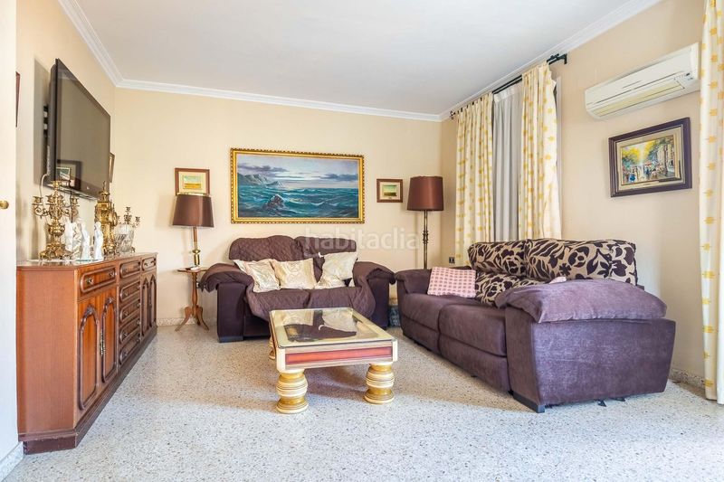 Foto eefd4a3e-eb30-422d-bd69-c4ebcde4f111. Casa adossada amb aparcament a Avenida de Europa Montequinto