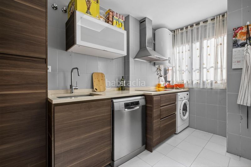 Foto ba0a8adf-4a1a-49e7-a1c6-e9c359b323d8. Pis amb aparcament piscina a Sta. Aurelia - Cantábrico - Atlàntico - La Romería Sevilla