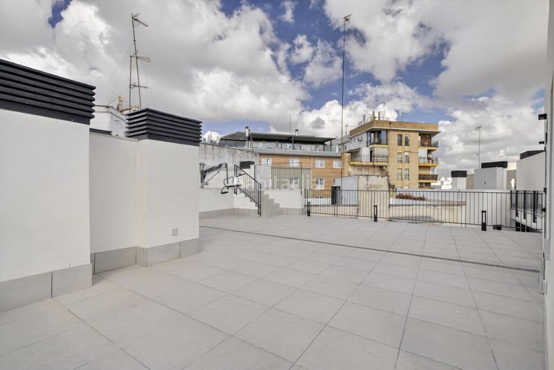 Foto 2f828c75-5ea9-49a2-8237-1e23b9cff41b. Planta baixa amb piscina a Triana Casco Antiguo Sevilla