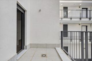 Pis  Calle alfarer�a. Obra nueva terminada en triana  2 dormitorios  piscina comunitar