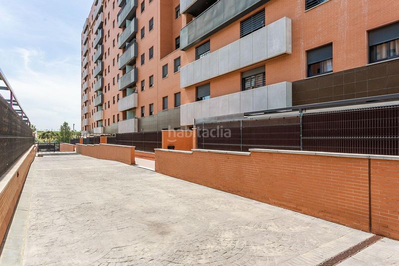 Foto 0c0f1a53-8b55-4208-882c-30c2c501fb50. Pis amb aparcament piscina a Entrenúcleos Dos Hermanas