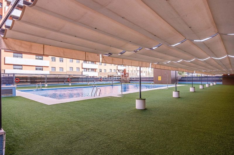 Foto 1460d878-4cfa-4b91-94e3-9616801a642a. Pis amb aparcament piscina a Entrenúcleos Dos Hermanas