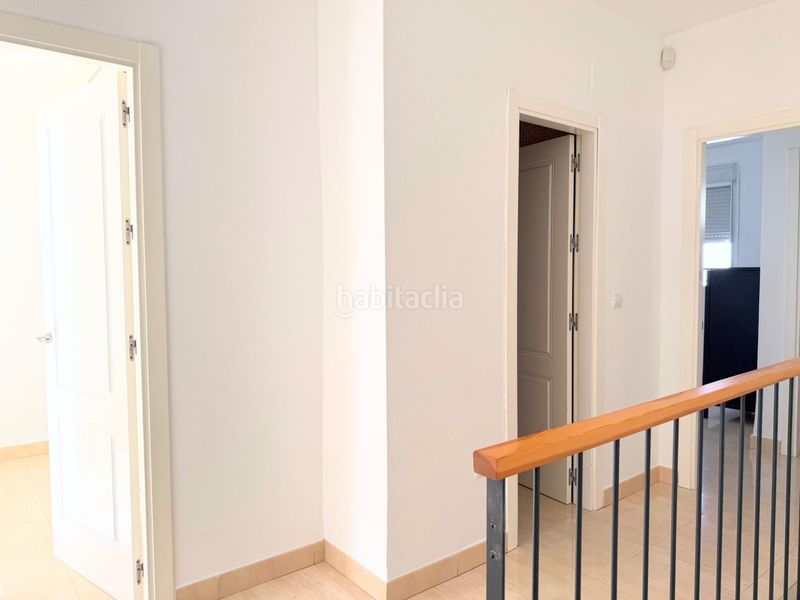 Foto 5b533fd7-745a-49be-b90d-2feb001c67bc. Alquiler casa adosada  de 3 dormitorios con patio, terraza y dos plazas de garaje en Palomares del Río