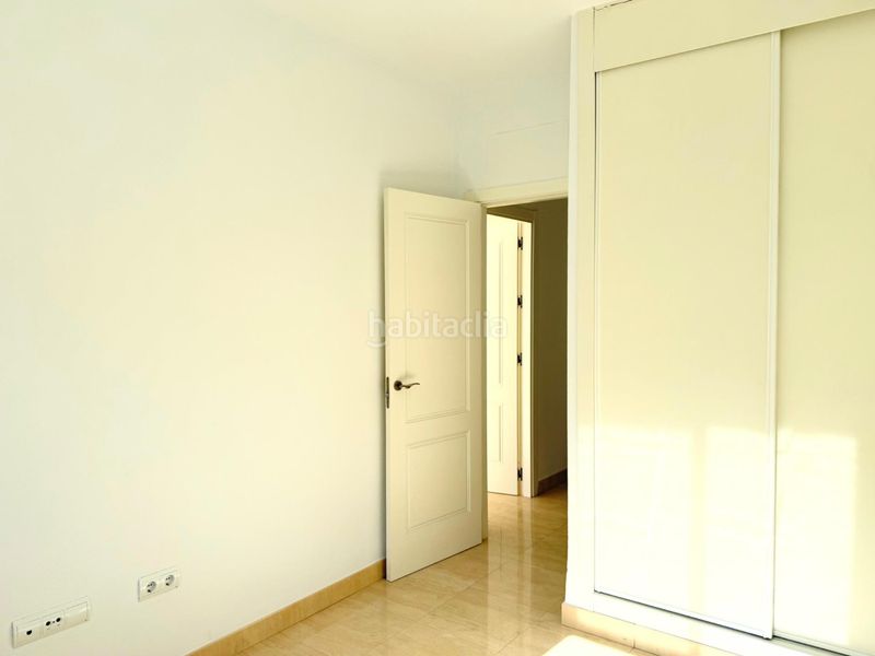 Foto 5cbef2b6-382a-4284-8f4c-def572f4e0ce. Alquiler casa adosada  de 3 dormitorios con patio, terraza y dos plazas de garaje en Palomares del Río
