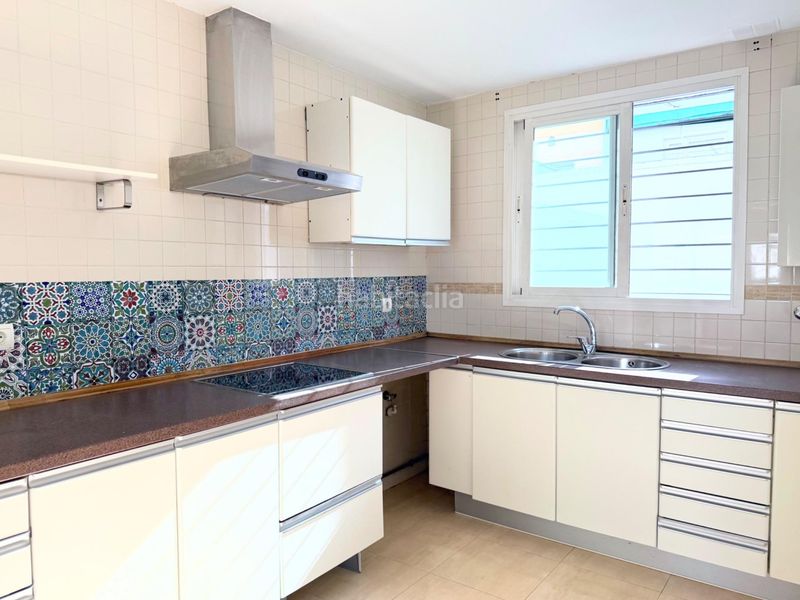 Foto a9a2fdf2-fa6e-4e0a-8588-22bb2218bc53. Alquiler casa adosada  de 3 dormitorios con patio, terraza y dos plazas de garaje en Palomares del Río