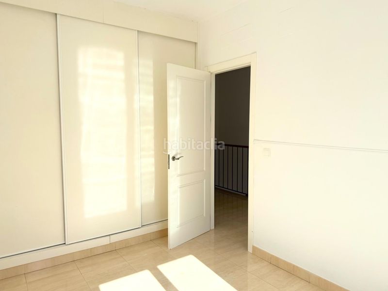 Foto e9c2b864-33db-405a-a4f1-bd90f8c690b7. Alquiler casa adosada  de 3 dormitorios con patio, terraza y dos plazas de garaje en Palomares del Río