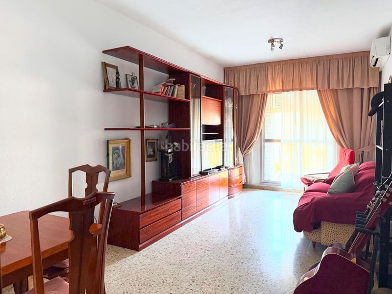 Piso  en  El Plantinar - Avda. La Paz - El Juncal. Amplia vivienda de 3 dormitorios con garaje incluida junto a la